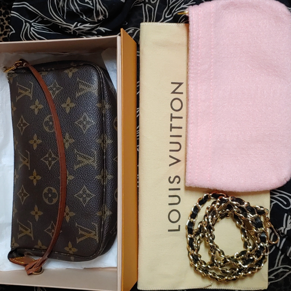 SOLD - 💯% AUTHENTIC VINTAGE LOUIS VUITTON POCHETTE - Picture 11 of 11